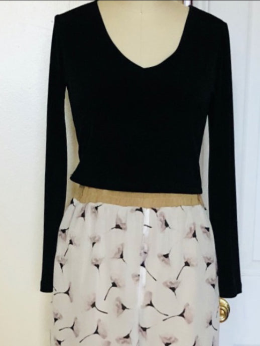 V-Neck Crop T-Shirt, Black (Style #213)